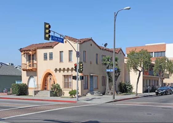 Zoe Seville Apts property